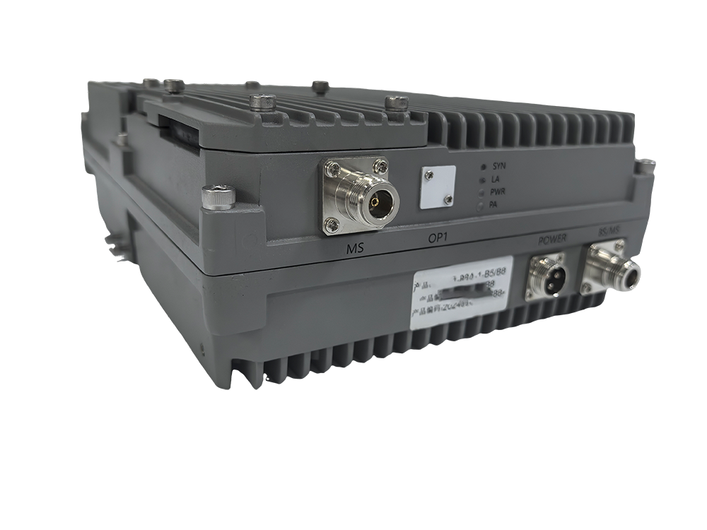  头屯河三频手机信号接收器2000㎡